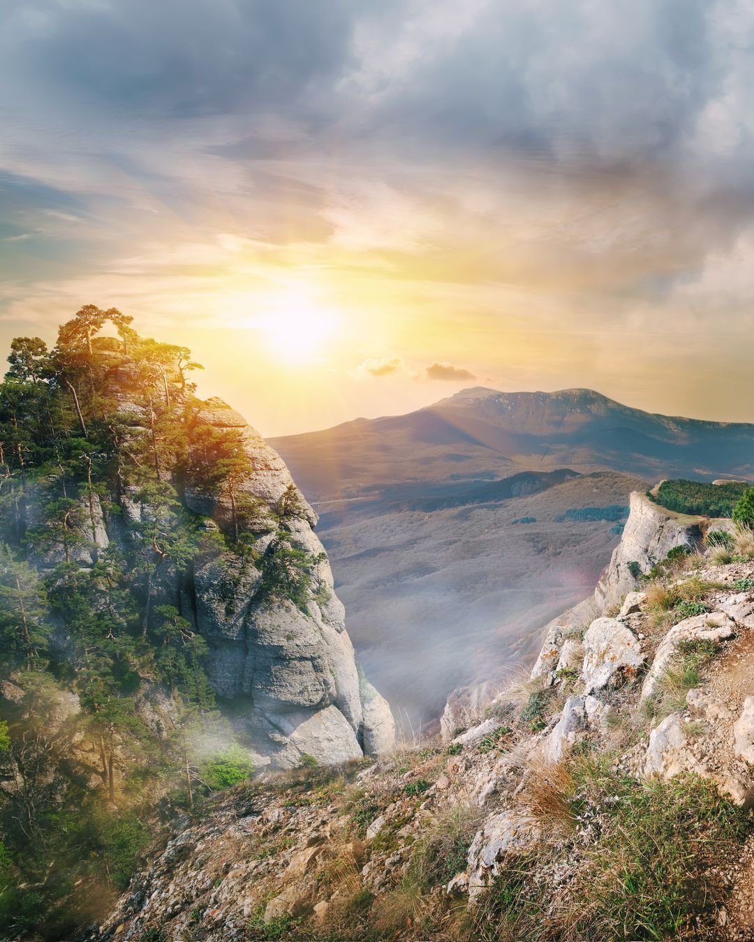 sun and mountains