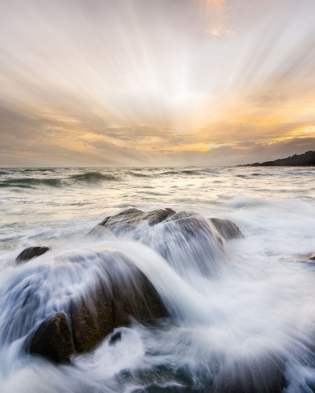 ocean waves and rocks